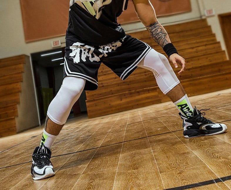 Should I Wear Shorts Over Compression Pants？